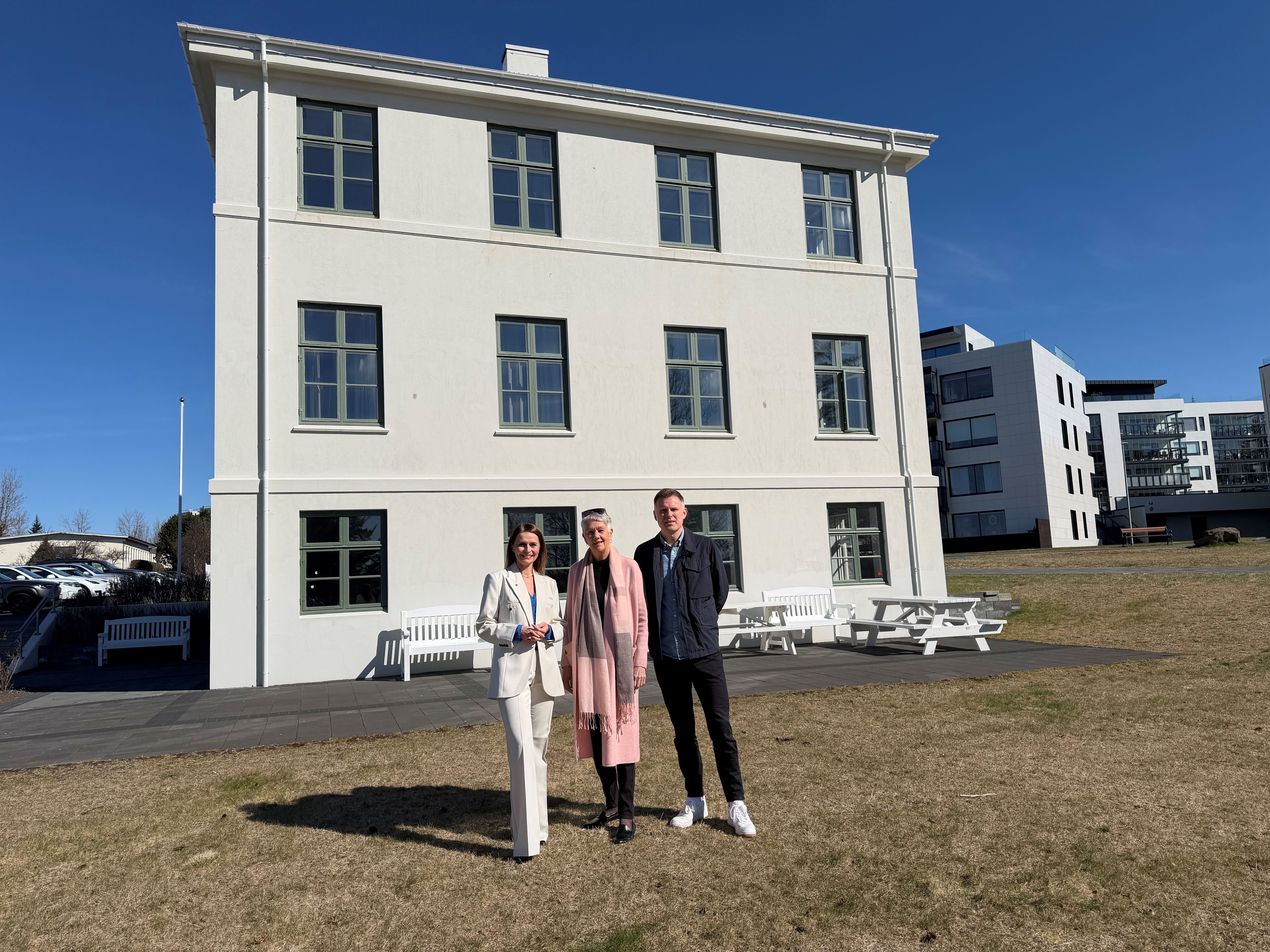 AlzheimersamtökiniGeðræktarhús AlzheimersamtökiniGeðræktarhús